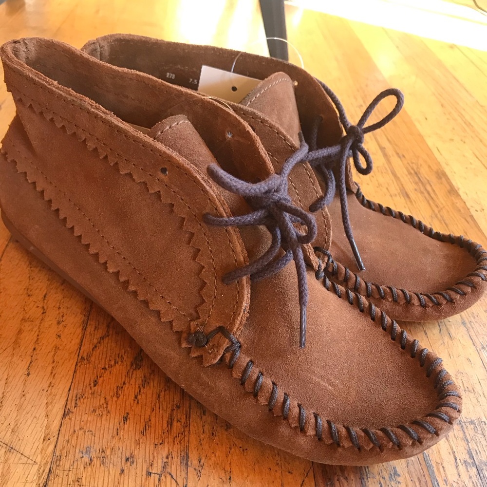 MINNETONKA barely used women’s moccasins size 7.5